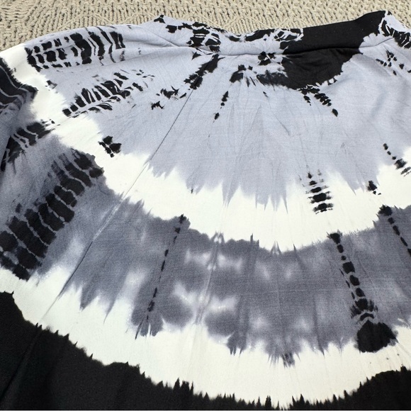 Lucky Brand Y2K Black and White Tie-Dye Long Sleeve Swim Top rash guard~ Small - Picture 10 of 13